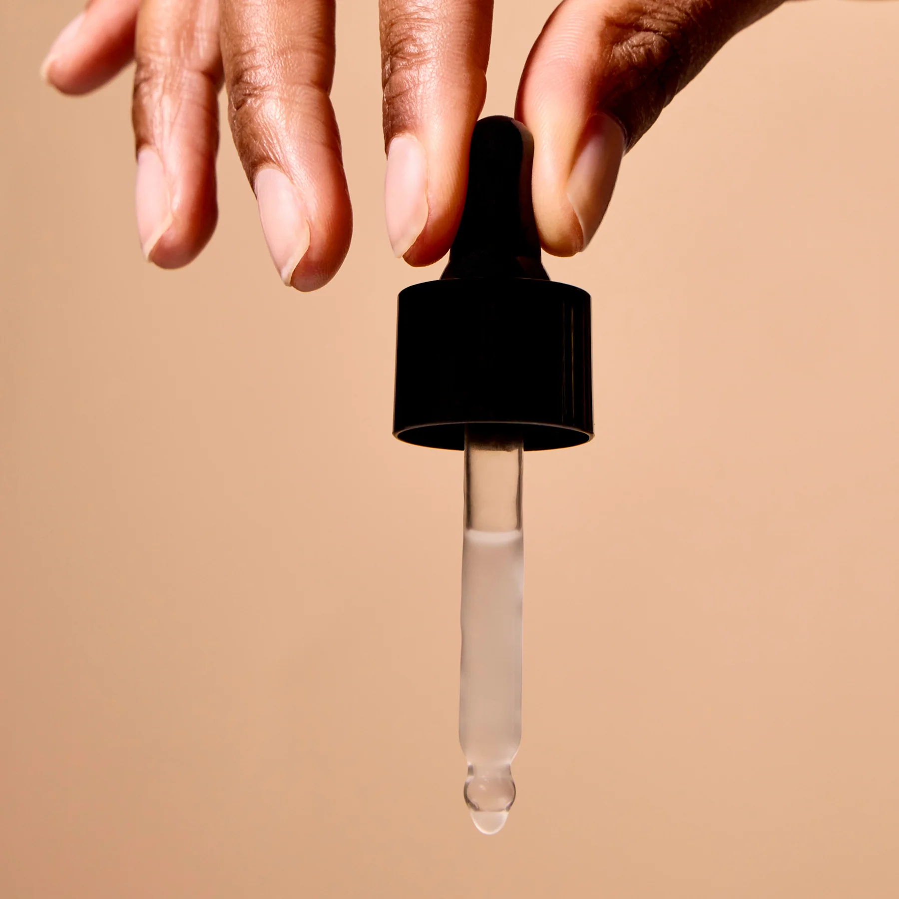 Brightening Glow Serum - Image 3